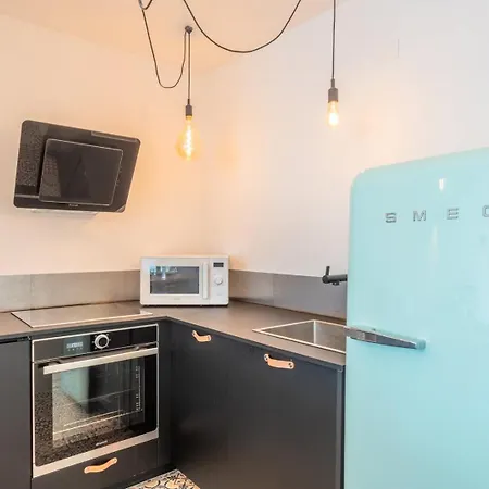 Appartement Lumineux Avec Rooftop Et Garage Privé.