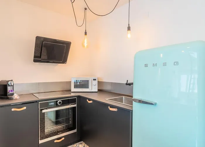 Appartement Lumineux Avec Rooftop Et Garage Privé.