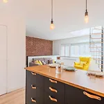 Appartement Lumineux Avec Rooftop Et Garage Prive. *