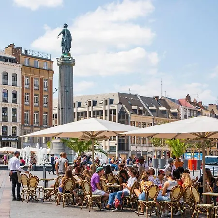 Lumineux Avec Rooftop Et Garage Privé. Appartement